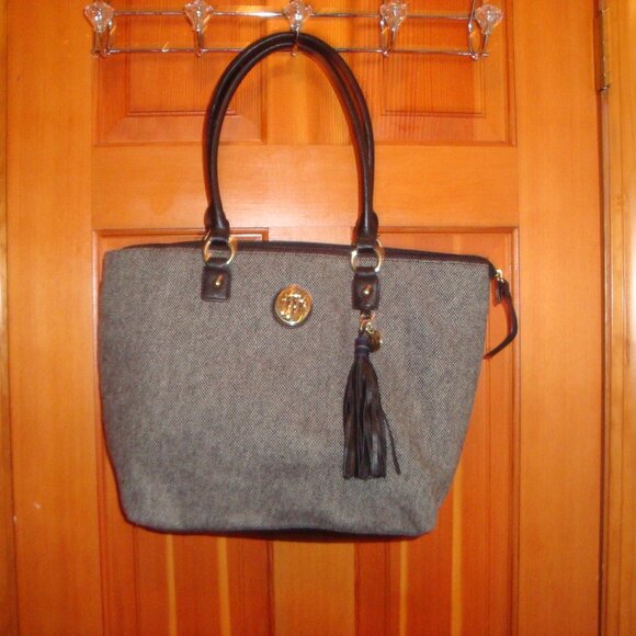 TOMMY HILFIGER PURSE GRAY TWEED FABRIC WITH BLACK LEATHER HANDLES - Picture 1 of 4